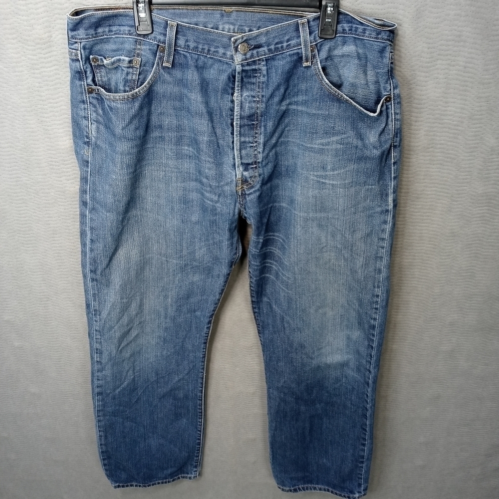 Levis 501XX men's blue jeans button fly sz 40x32. Pb2 53pm